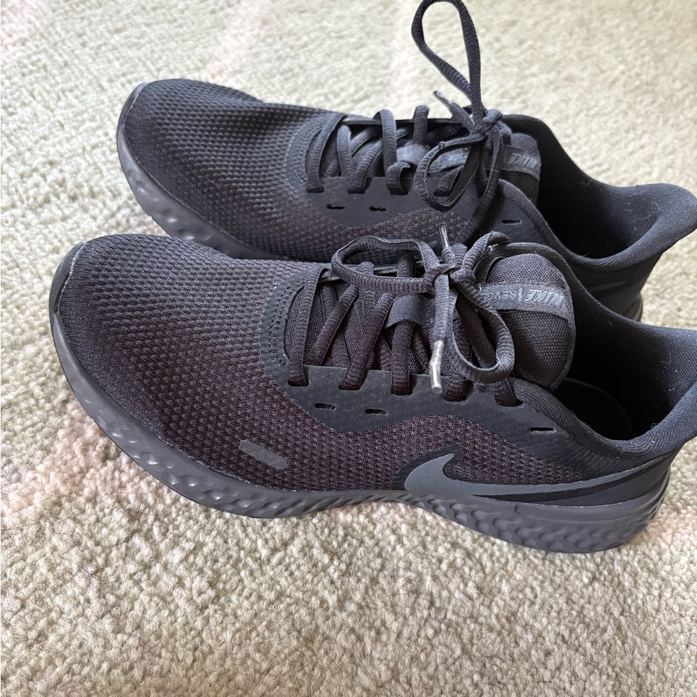 Nike Charcoal Running Shoes